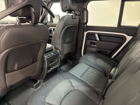 Used 2023 Land Rover Defender 110 X-Dynamic SE image 21