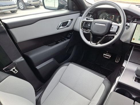 New 2026 Land Rover Range Rover Velar Dynamic SE image 12