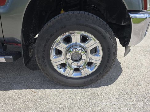 Used 2015 Ford F350 Lariat w/ Chrome Package image 13