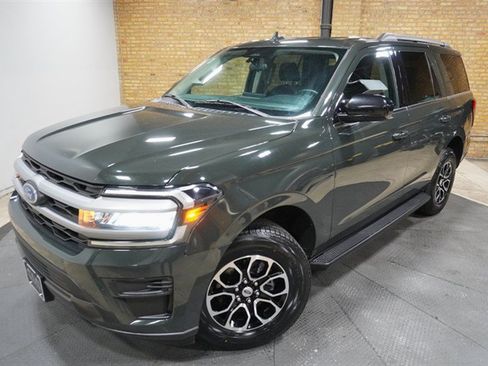Used 2022 Ford Expedition XL AWD/4WD image 2