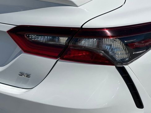 Used 2024 Toyota Camry SE FWD image 12
