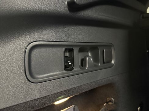 New 2026 Mercedes-Benz GLC 300 4MATIC image 37