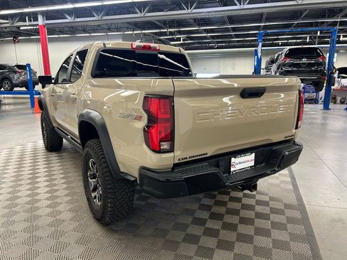 Used 2023 Chevrolet Colorado ZR2 w/ ZR2 Convenience Package III AWD/4WD image 7