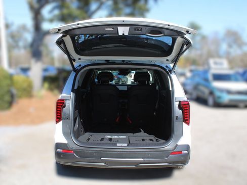 New 2027 Kia Carnival SX Prestige FWD image 11