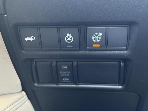 Used 2023 Nissan Armada Platinum w/ Captain's Chairs Package image 29