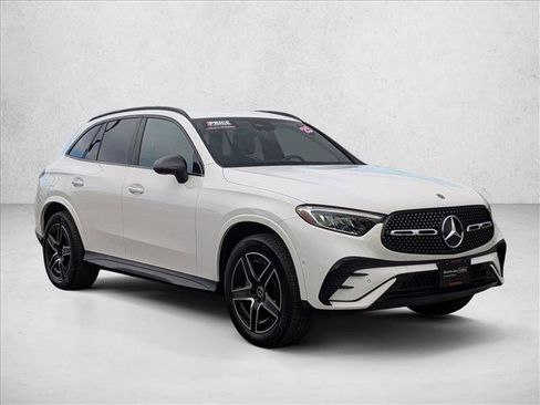 Certified 2025 Mercedes-Benz GLC 300 GLC 300 image 3