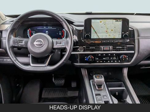 Used 2024 Nissan Pathfinder Platinum FWD image 13