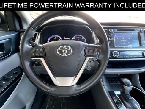 Used 2019 Toyota Highlander XLE image 7