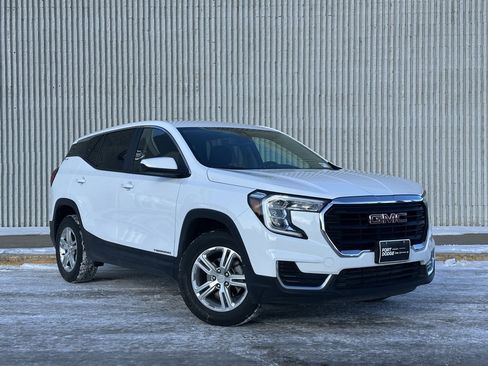 Used 2024 GMC Terrain SLE image 6