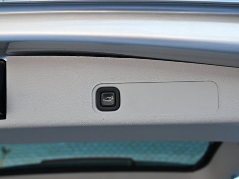 Used 2012 Chevrolet Tahoe LTZ image 52