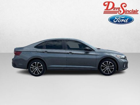 Used 2024 Volkswagen Jetta Sport FWD image 5