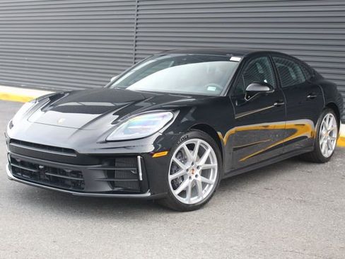 New 2025 Porsche Panamera 4 image 1