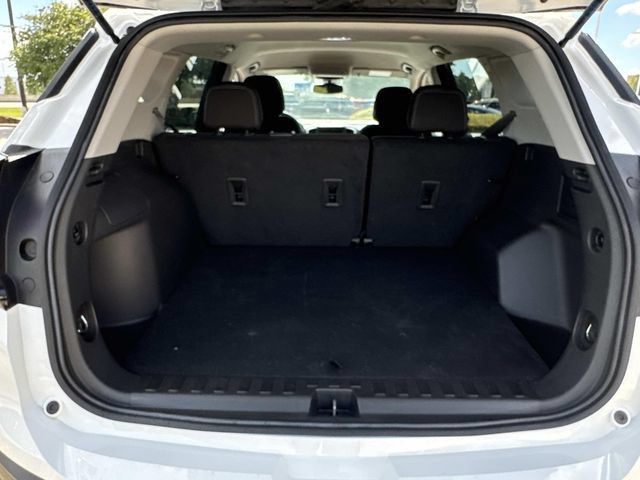 Used 2024 GMC Terrain SLE AWD/4WD image 13