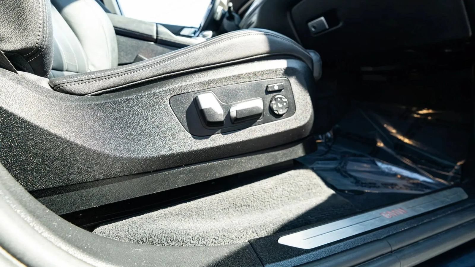 Used 2020 BMW X7 xDrive40i w/ Premium Package AWD/4WD image 14