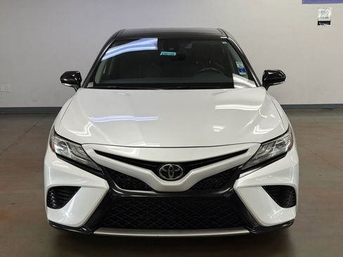 Used 2019 Toyota Camry XSE FWD image 3