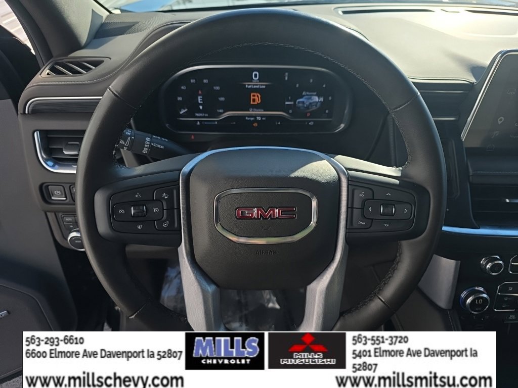 Used 2023 GMC Yukon XL SLT w/ SLT Premium Package AWD/4WD image 9