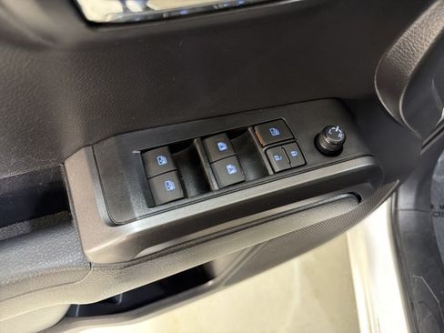 Used 2023 Toyota Tacoma TRD Off-Road w/ Technology Package AWD/4WD image 16