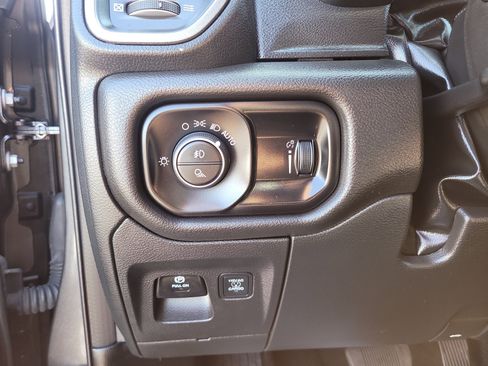 Used 2025 RAM 1500 Classic Warlock AWD/4WD image 30