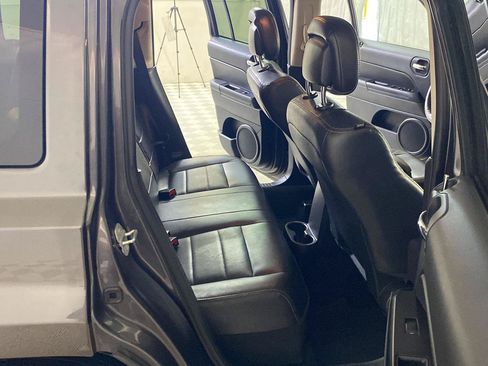 Used 2015 Jeep Patriot High Altitude AWD/4WD image 23