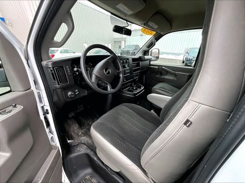 Used 2024 GMC Savana 2500 w/ Driver Convenience Package image 21