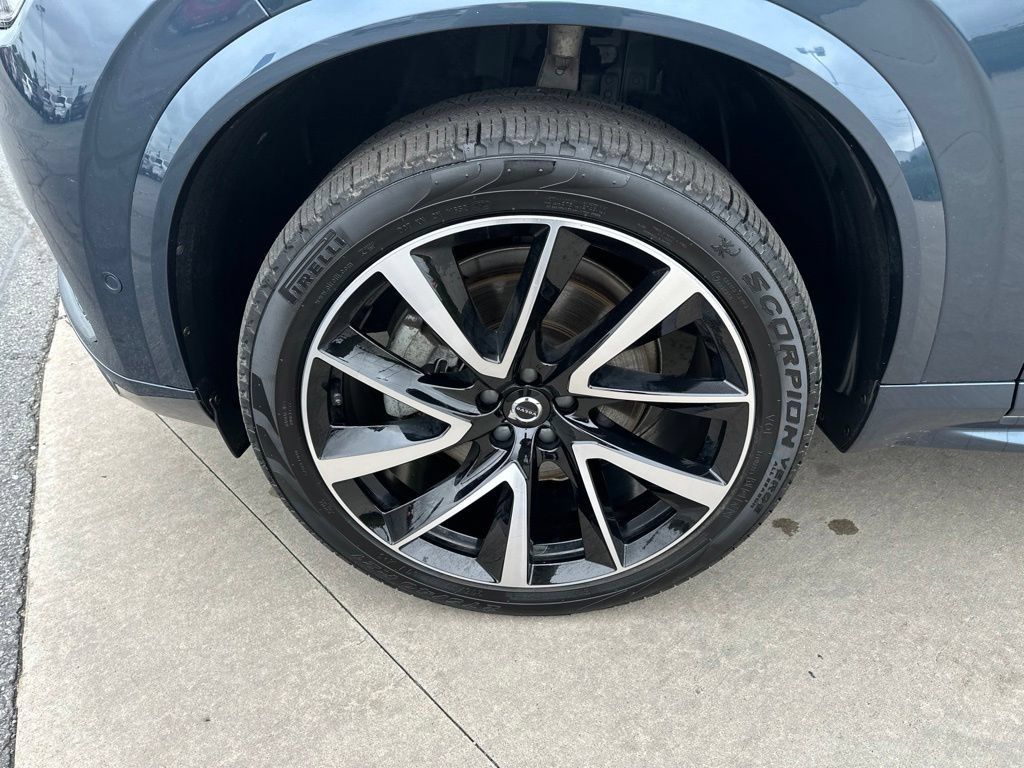 Certified 2024 Volvo XC90 B6 Ultimate w/ Protection Package Premier AWD/4WD image 10