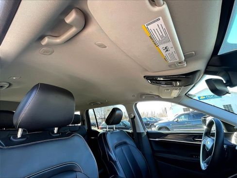 Used 2022 Jeep Grand Cherokee L Limited w/ Black Appearance Package image 7