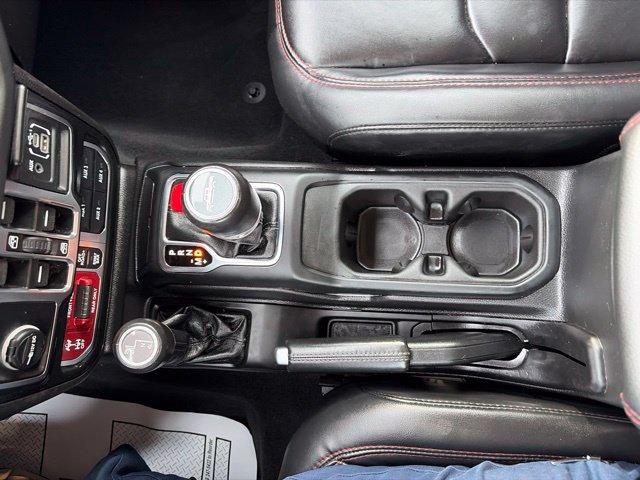 Used 2025 Jeep Gladiator Rubicon w/ Convenience Group AWD/4WD image 32