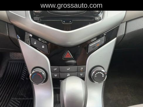 Used 2013 Chevrolet Cruze LS FWD image 22