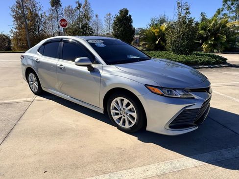 Used 2023 Toyota Camry LE image 4
