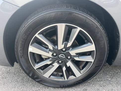 Used 2025 Nissan Versa SV FWD image 29
