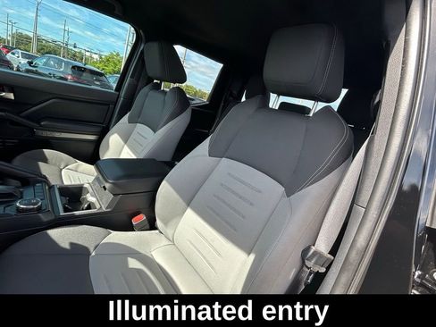 Used 2025 Toyota Tacoma TRD Sport image 17