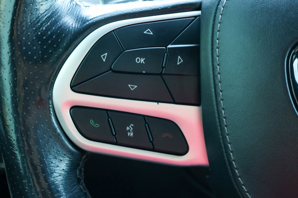 Used 2020 Jeep Grand Cherokee Trackhawk AWD/4WD image 32