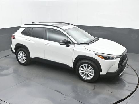 Used 2026 Toyota Corolla Cross LE w/ Moonroof Package FWD image 27