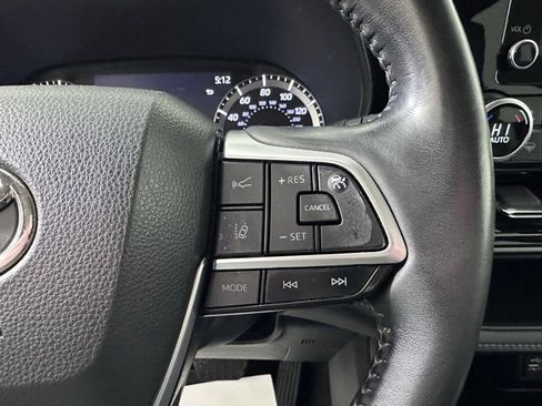Used 2023 Toyota Highlander LE image 25
