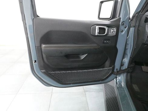 Used 2025 Jeep Wrangler Unlimited Sahara AWD/4WD image 21