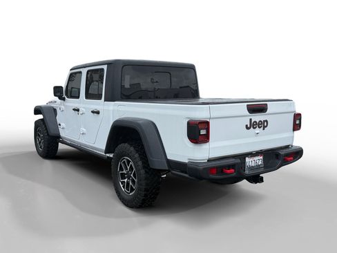 Used 2024 Jeep Gladiator Rubicon w/ Convenience Group image 3