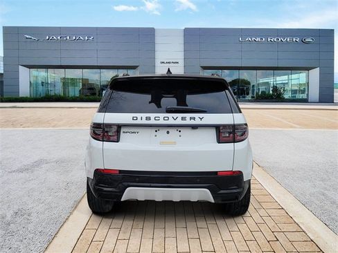 Used 2025 Land Rover Discovery Sport Dynamic SE image 6