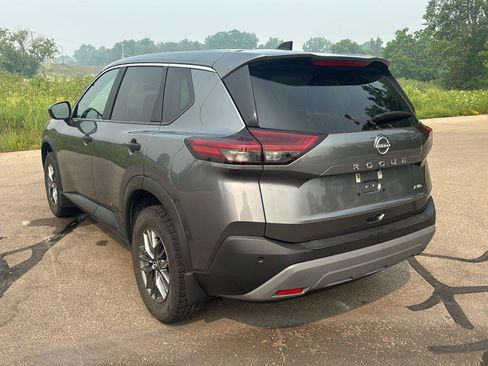 Used 2023 Nissan Rogue S AWD/4WD image 3