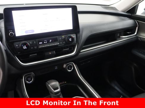 Certified 2025 Toyota Grand Highlander AWD image 16