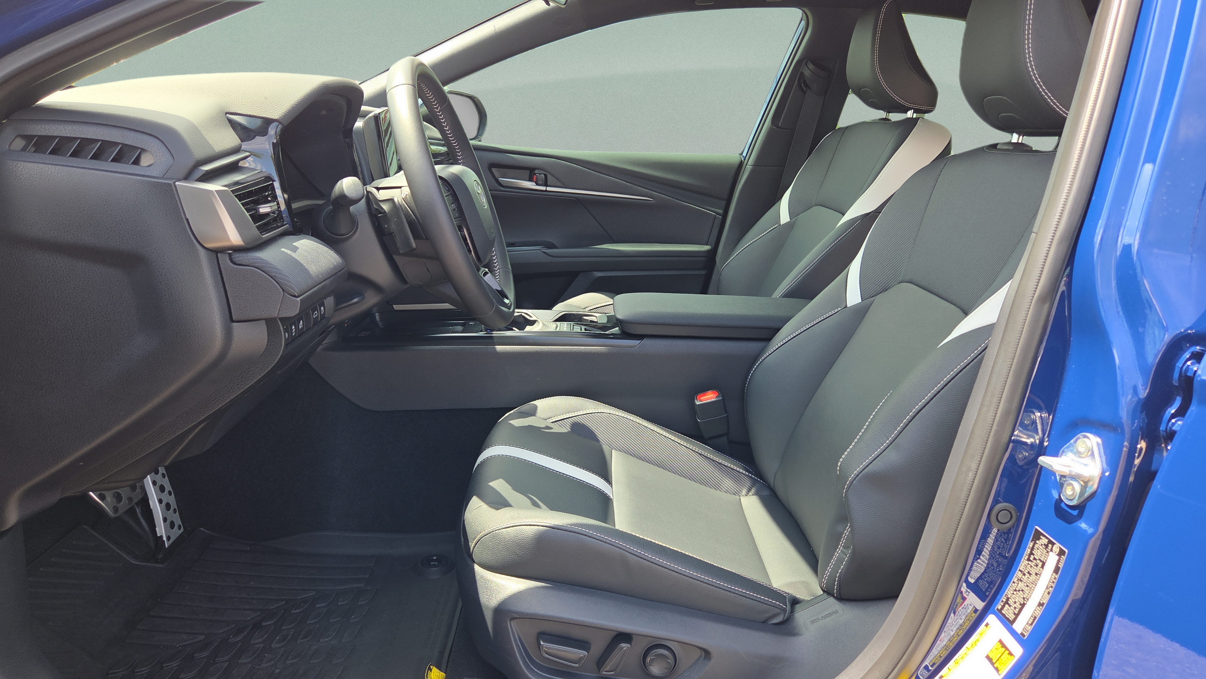 Certified 2026 Toyota Camry SE FWD image 9