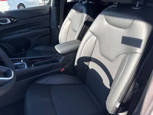 New 2026 Jeep Compass Latitude image 14