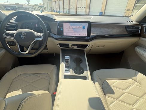 Used 2024 Volkswagen Atlas SE FWD image 26