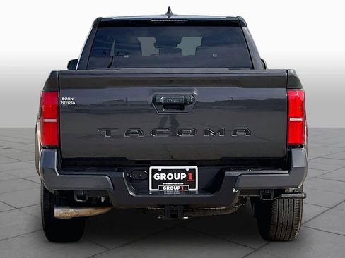 Used 2025 Toyota Tacoma TRD Sport image 5