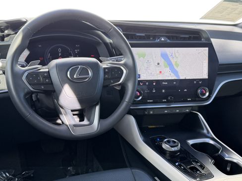 Used 2023 Lexus RZ 450e Premium image 31