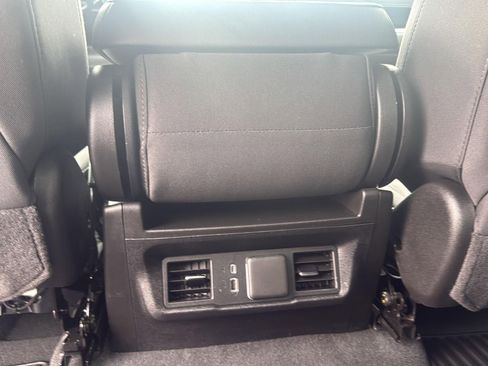 Used 2025 Chevrolet Silverado 2500 LT w/ Convenience Package image 15