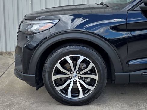 Used 2025 Ford Explorer ST-Line RWD image 11