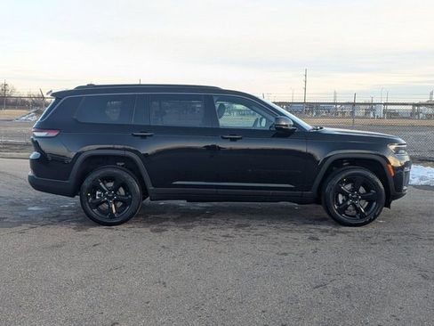 New 2026 Jeep Grand Cherokee L Limited w/ Limited Altitude Package AWD/4WD image 2