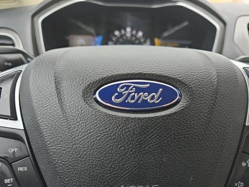 Used 2017 Ford Fusion Energi SE FWD image 5