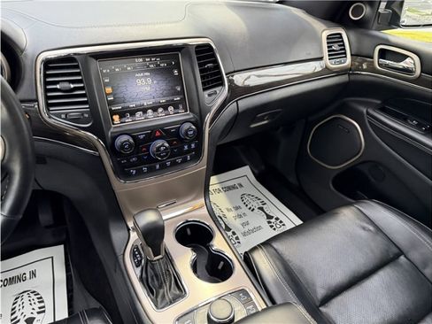 Used 2017 Jeep Grand Cherokee Overland w/ Jeep Active Safety Group image 42