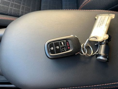 Used 2025 Honda HR-V Sport image 22